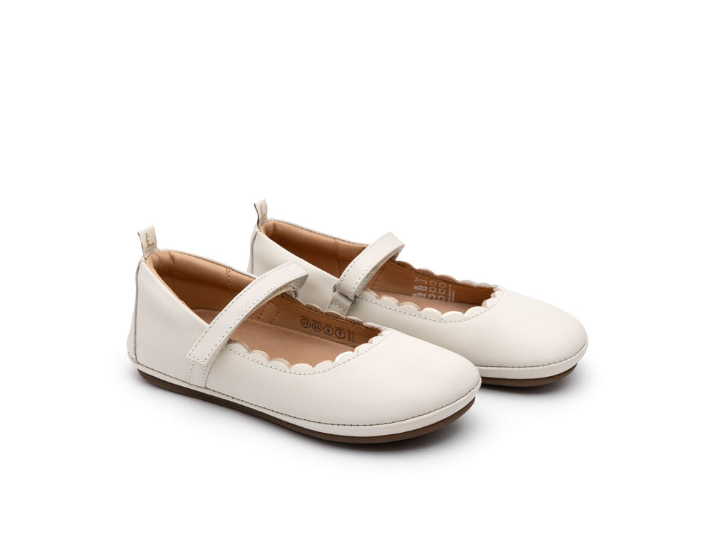 Chatita barefoot Misty