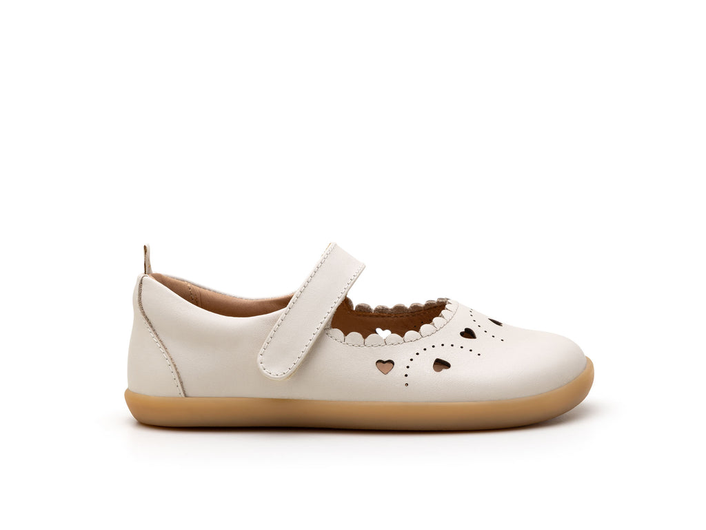 Chatita barefoot sweetheart